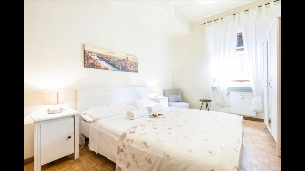 Happiness - Center Bed and breakfast *