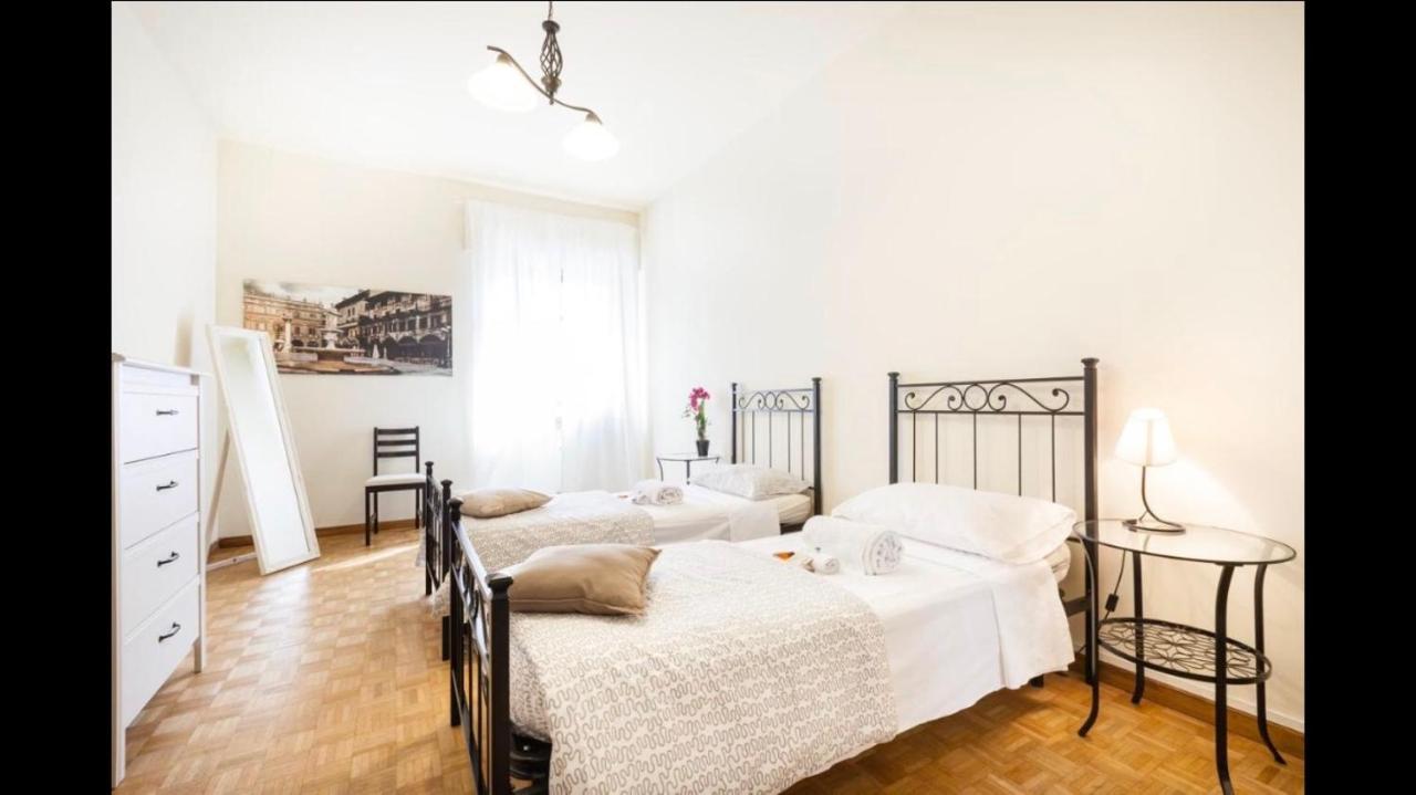 Happiness - Center Bed and breakfast