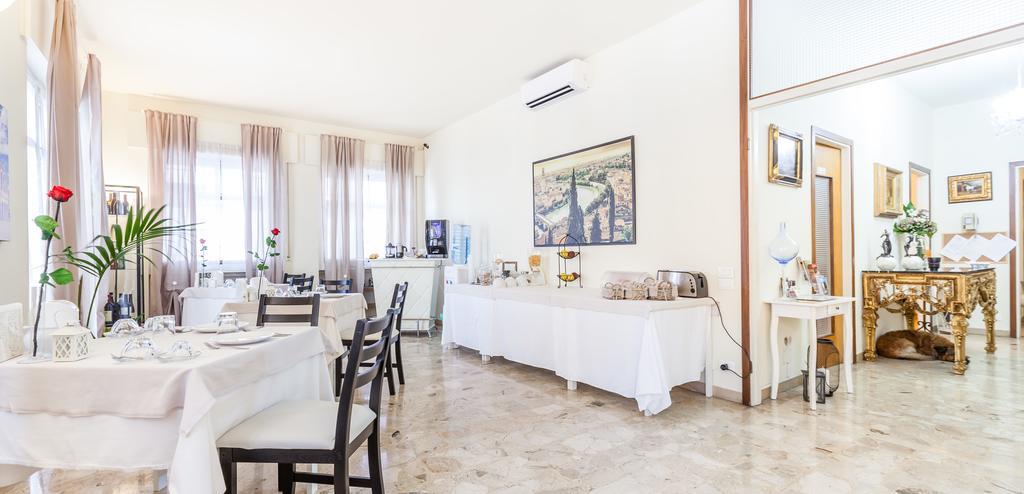Happiness - Center Bed and breakfast *