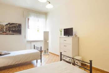 Happiness - Center Bed and breakfast