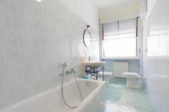 Happiness - Center Bed and breakfast *